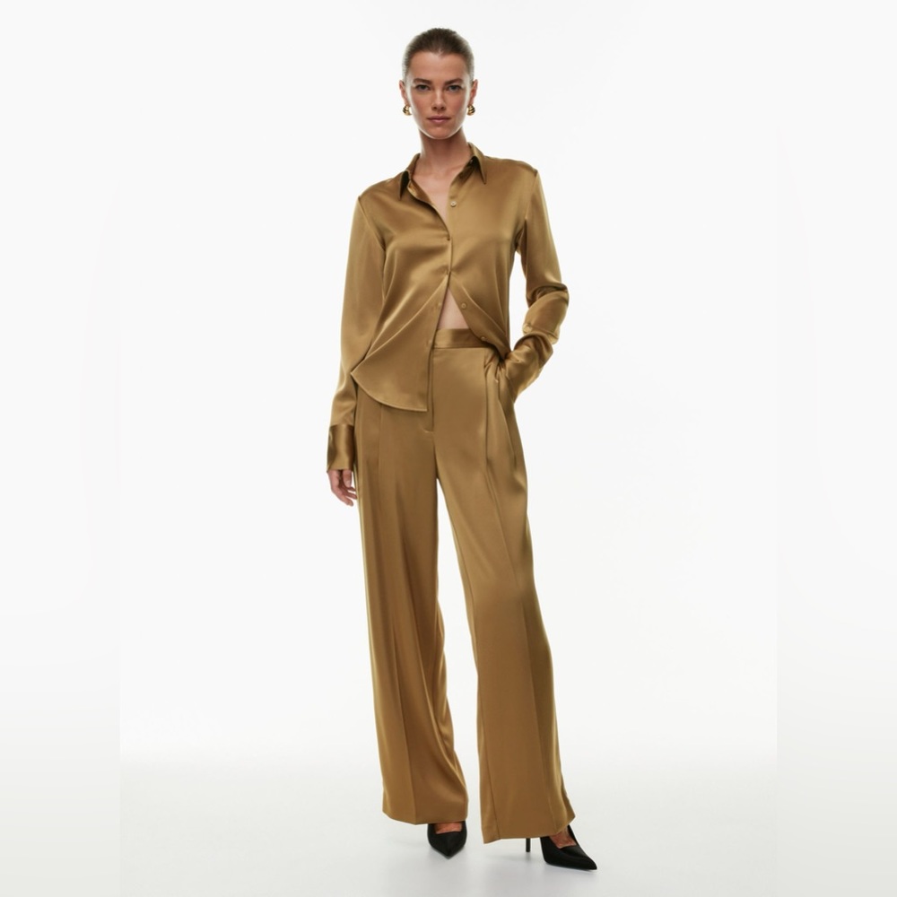 (NWOT) Aritzia / Babaton Pleated Satin Pants
